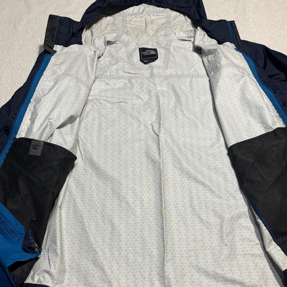 The North Face Men's Venture Two-Tone Blue Raincoat - Picture 7 of 13